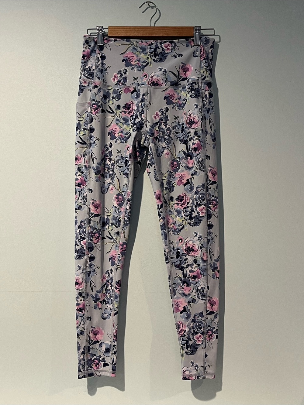 Vera Bradley Women’s High Waist Blue Floral Active Wear Pocket Leggings, Size M